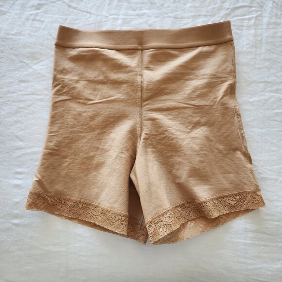 Leonisa Mid-Rise Sculpting Butt Lifter Shaper Short Large - Picture 5 of 5